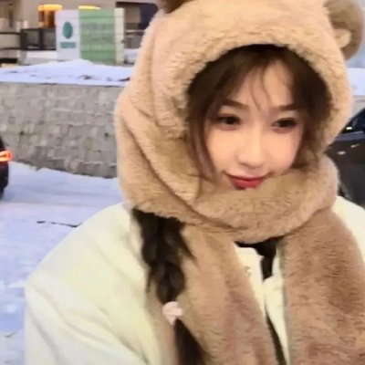 穿黑衣的女孩
